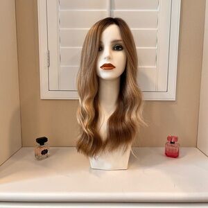 Maya Wig in Sparkling Champagne